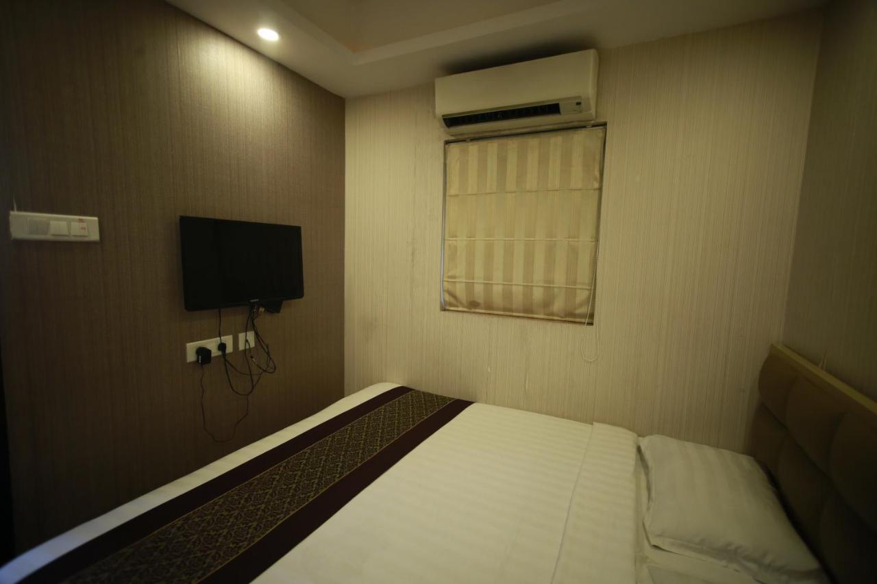 Hotel Comfotel Kolkata Exterior photo
