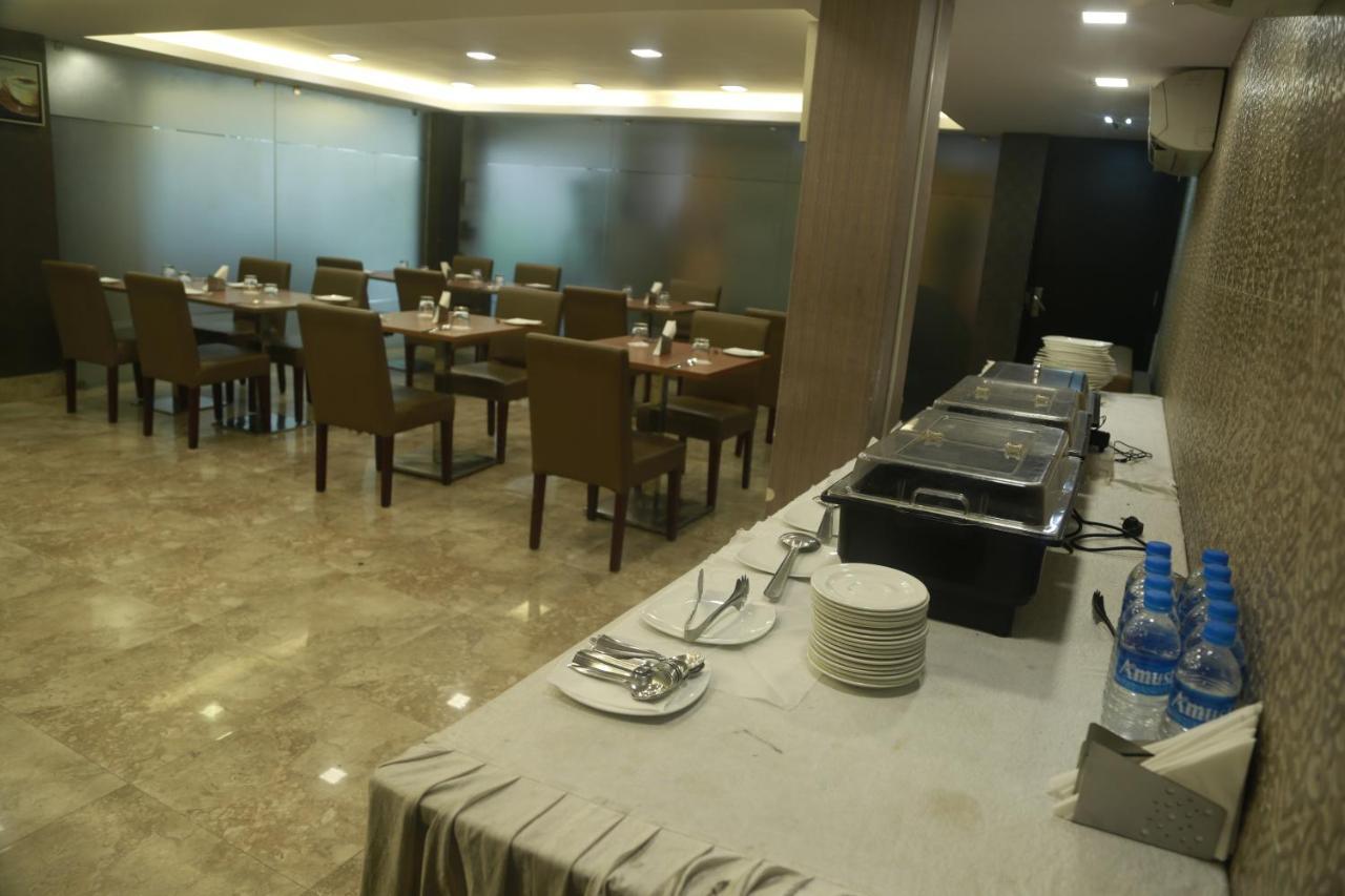 Hotel Comfotel Kolkata Exterior photo