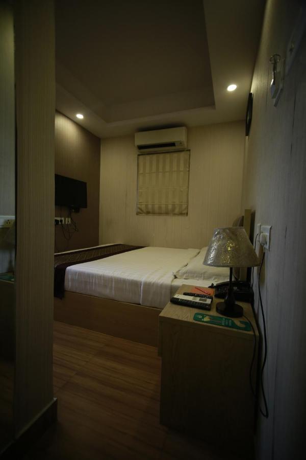Hotel Comfotel Kolkata Exterior photo