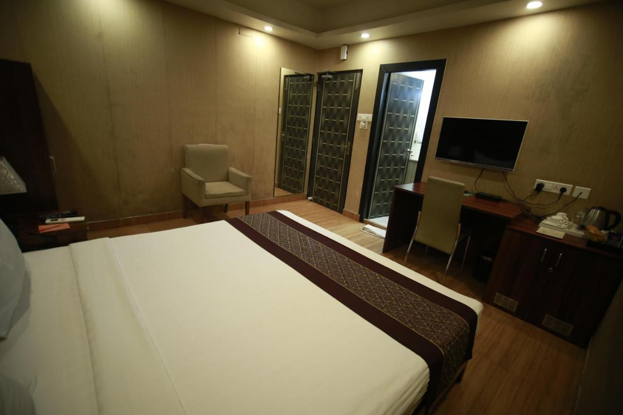 Hotel Comfotel Kolkata Exterior photo