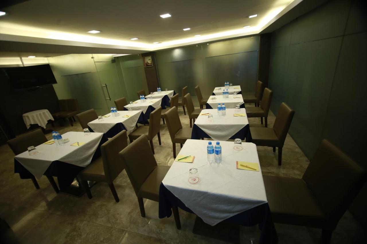 Hotel Comfotel Kolkata Exterior photo